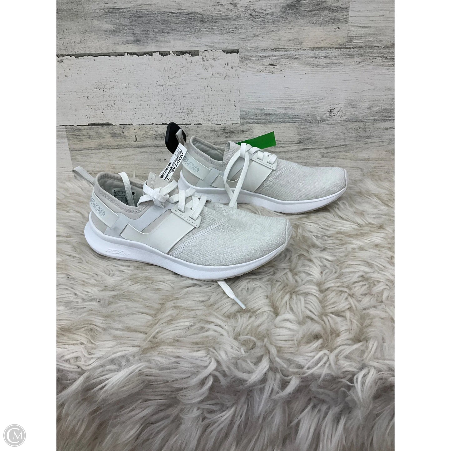 Shoes Athletic By New Balance In Cream, Size: 6