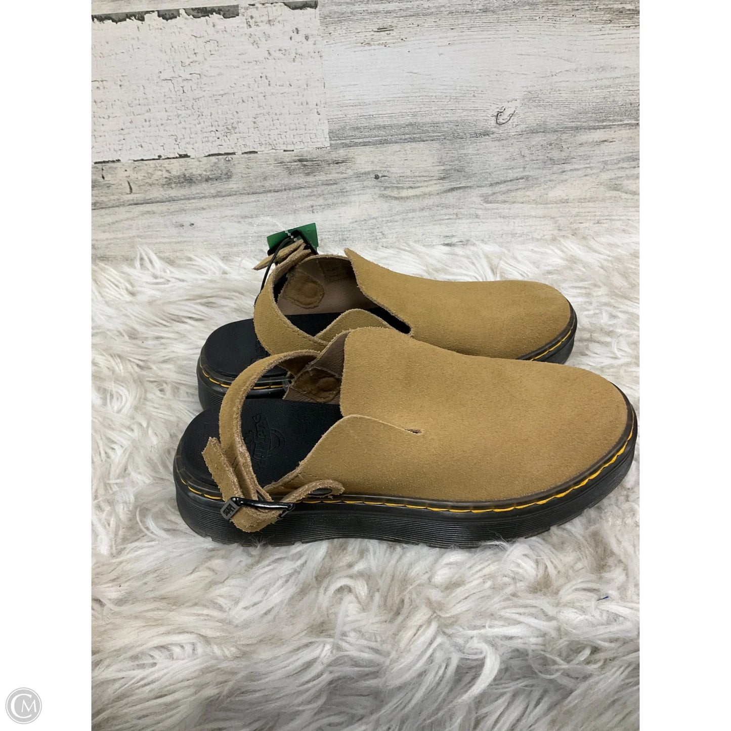 Shoes Flats By Dr Martens In Tan, Size: 6