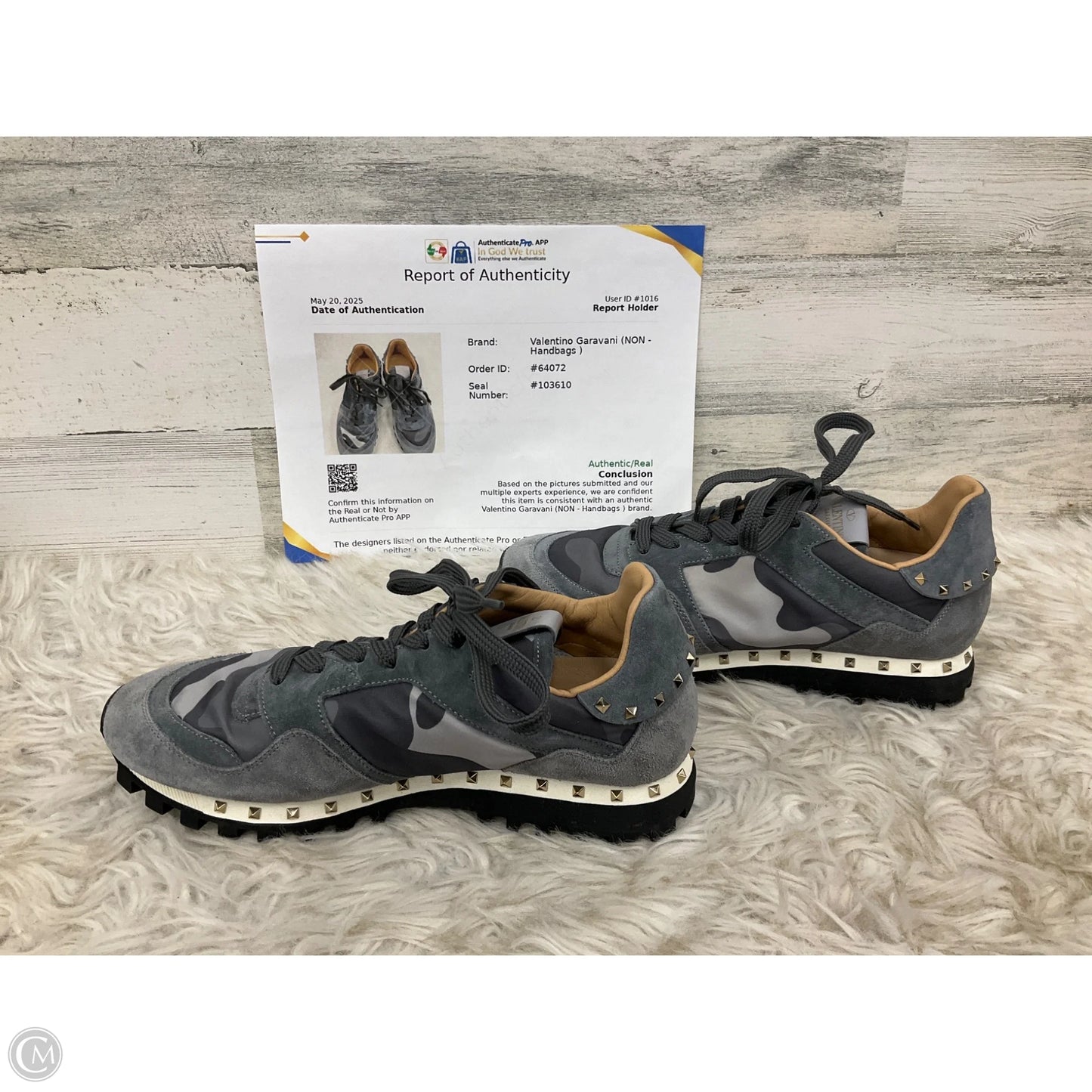Shoes Luxury Designer By Valentino-garavani In Grey, Size: 9