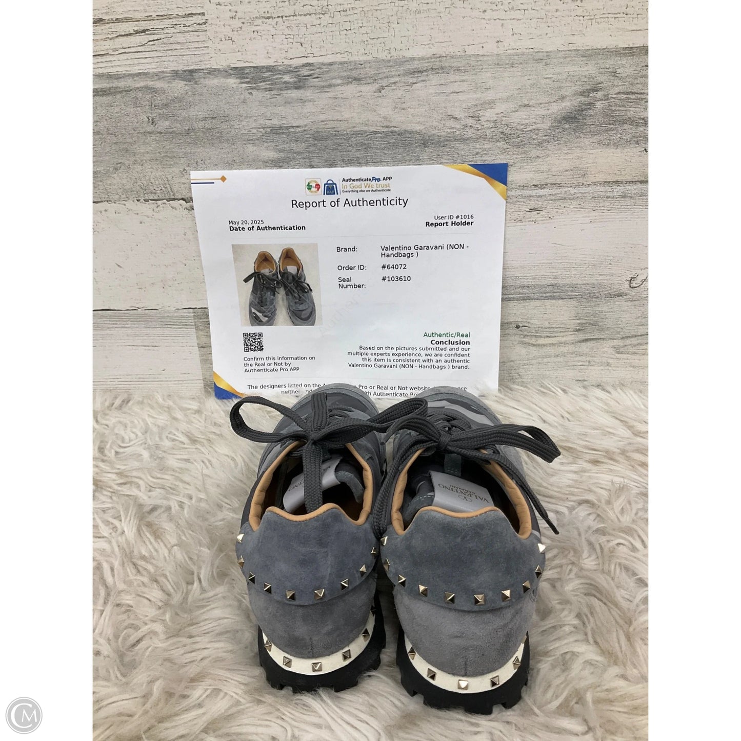 Shoes Luxury Designer By Valentino-garavani In Grey, Size: 9