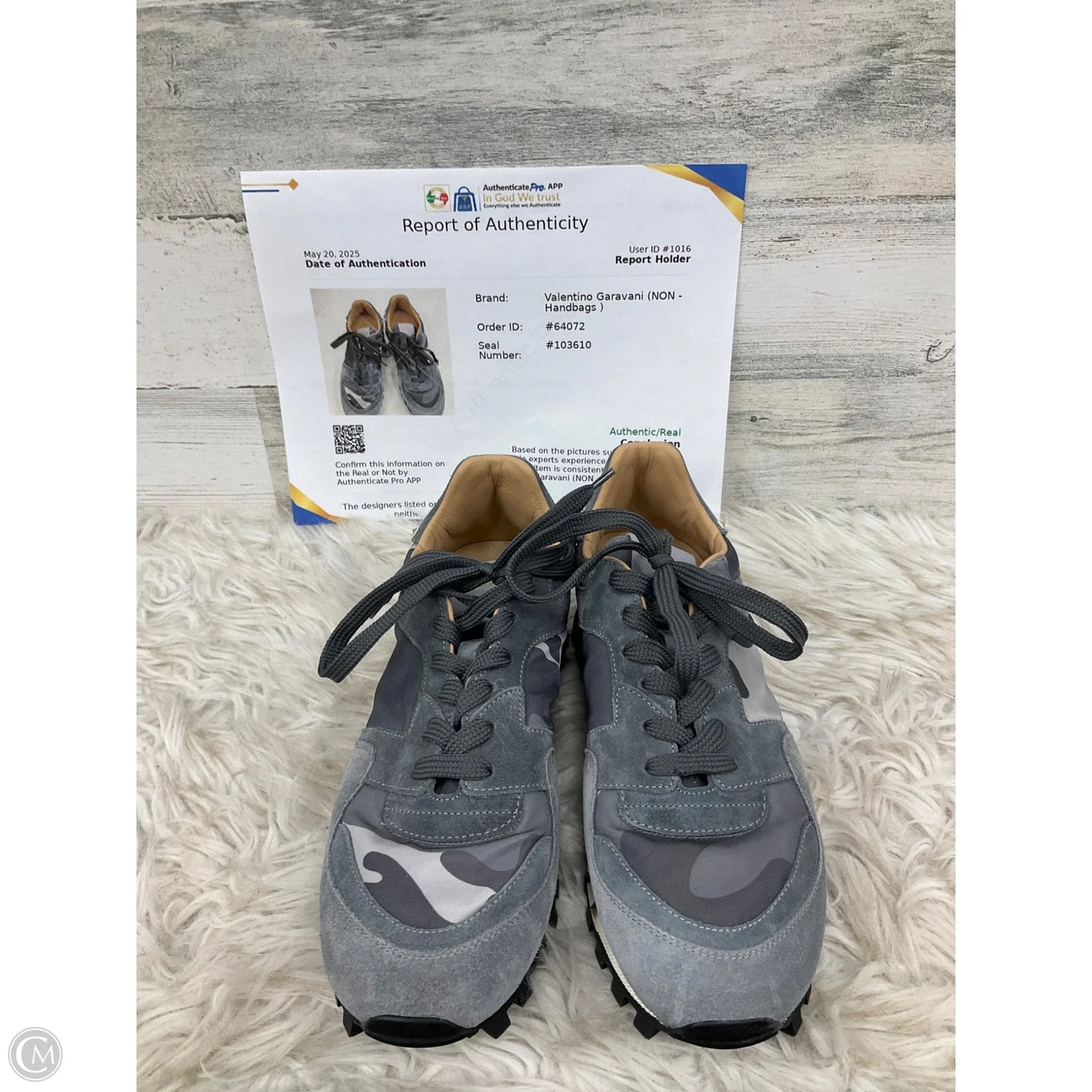 Shoes Luxury Designer By Valentino-garavani In Grey, Size: 9