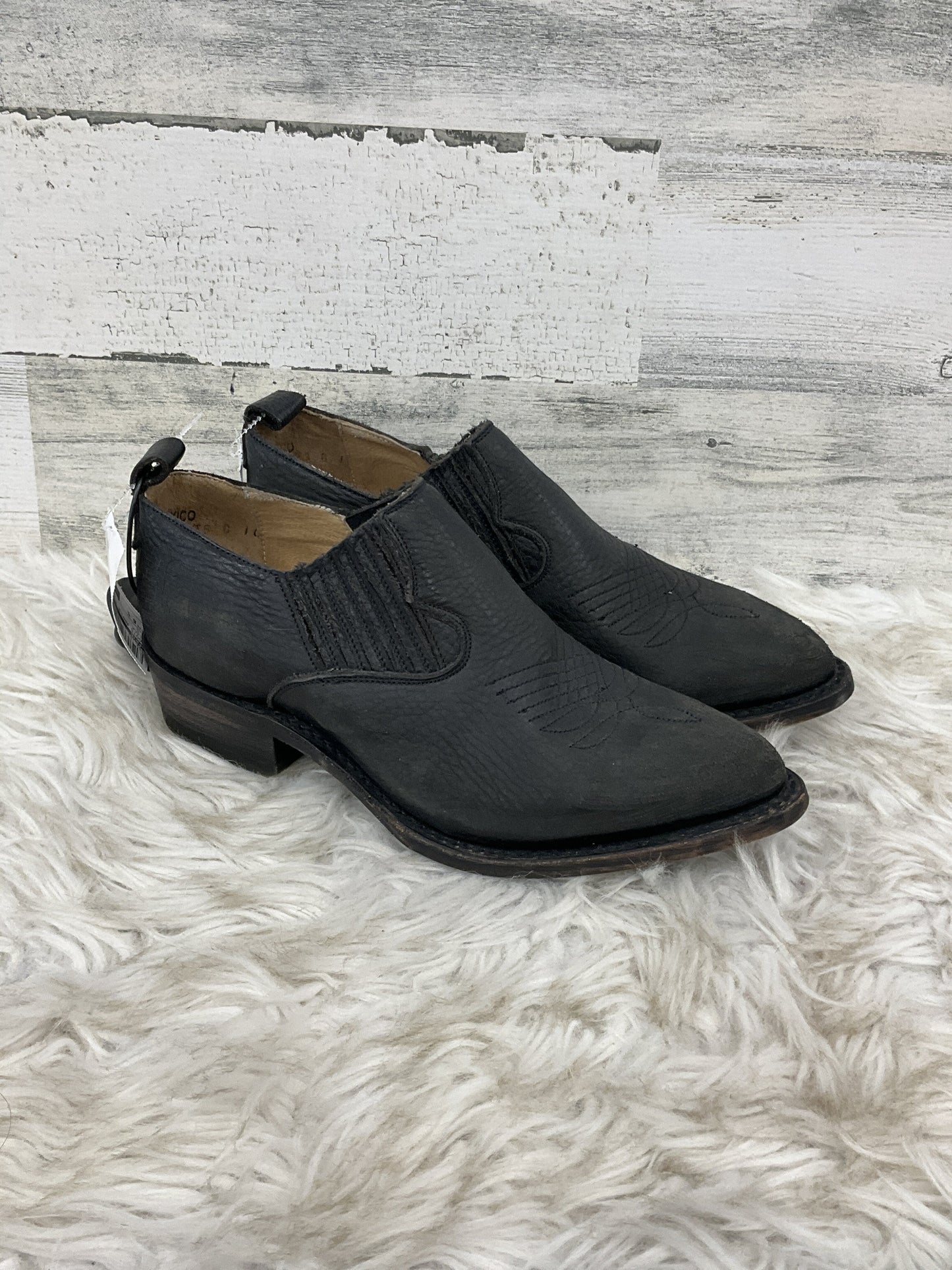 Boots Ankle Flats By Frye Size: 6.5
