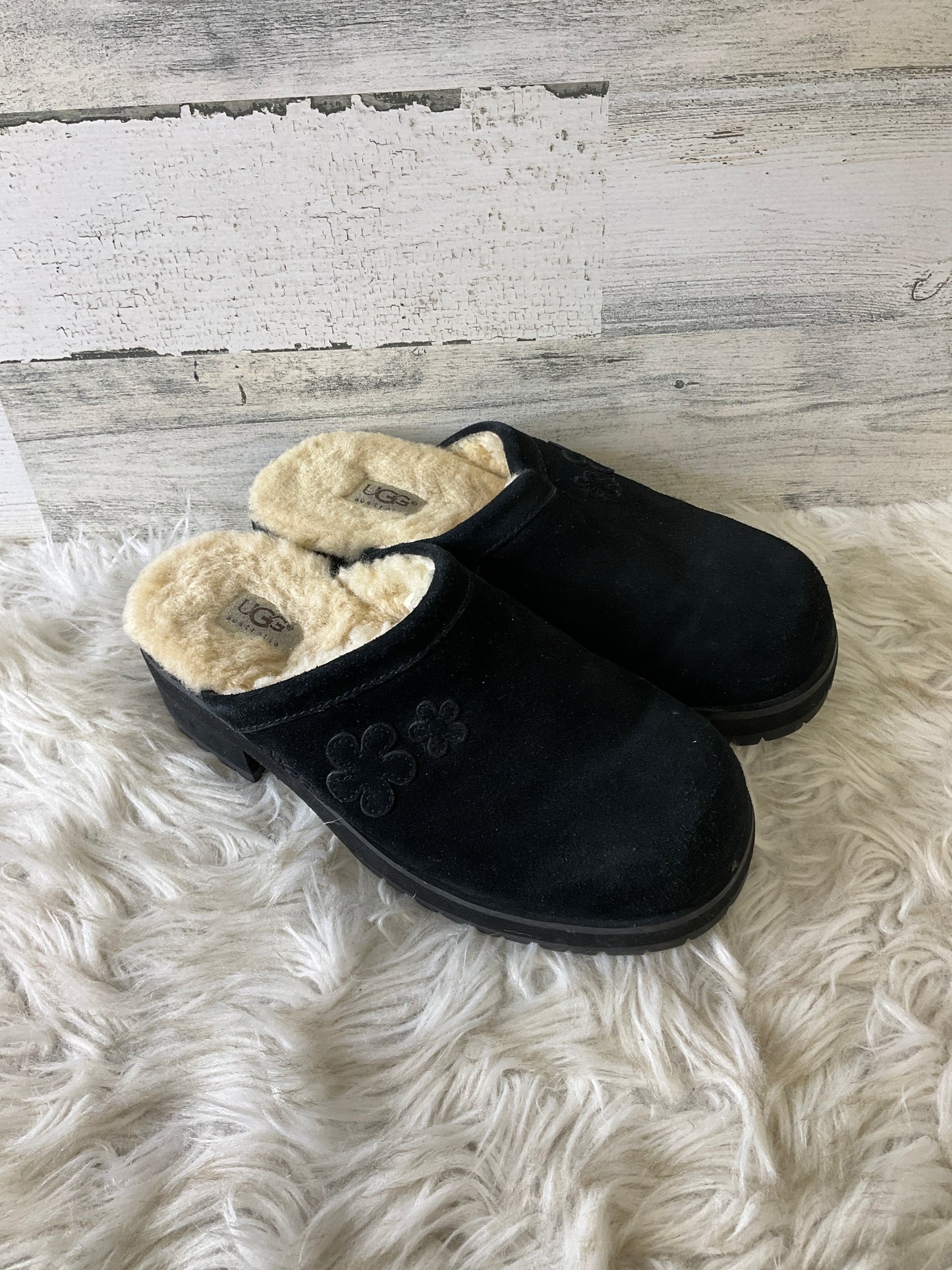 Shoes Designer By Ugg In Black, Size: 8