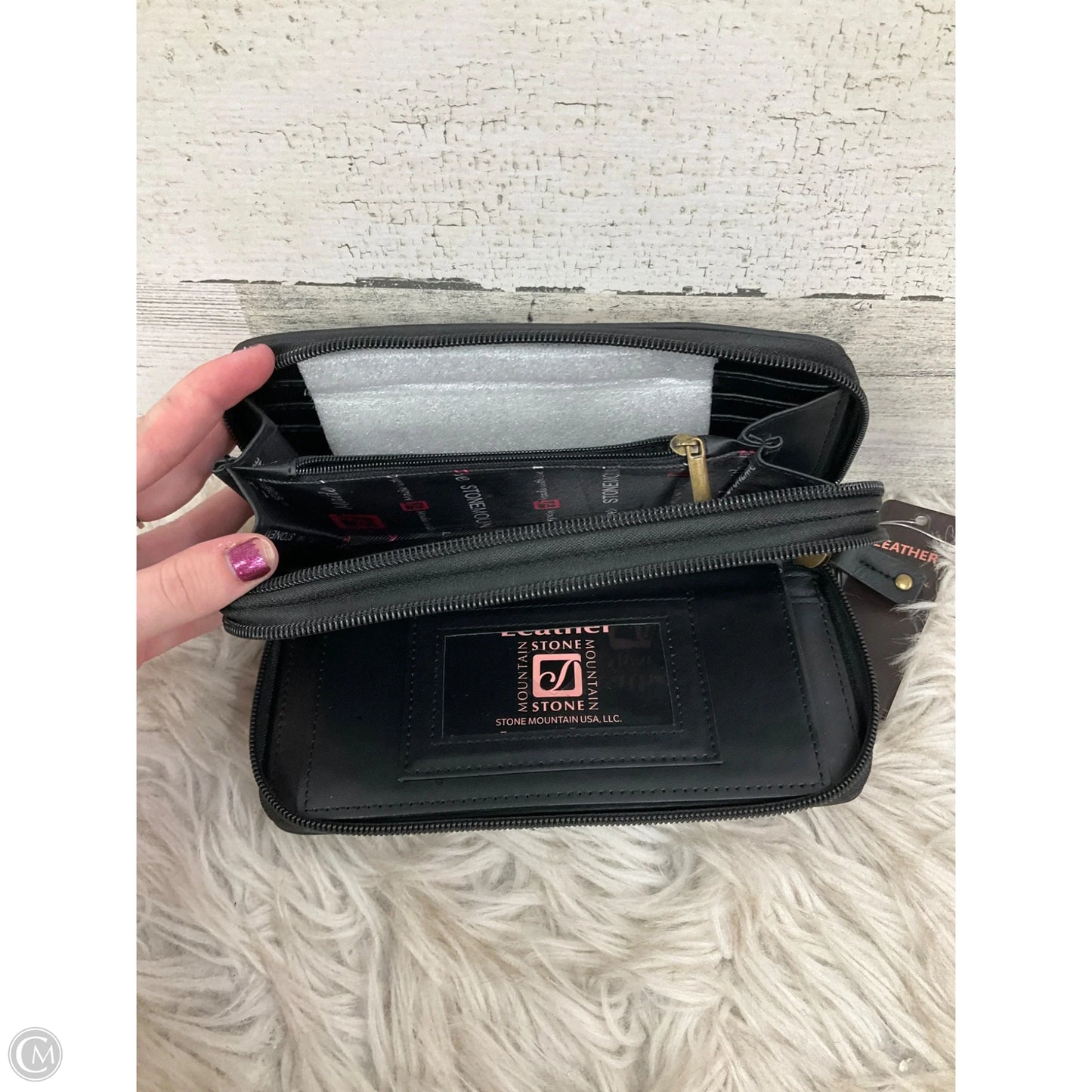 Wallet By Stone Mountain, Size: Large