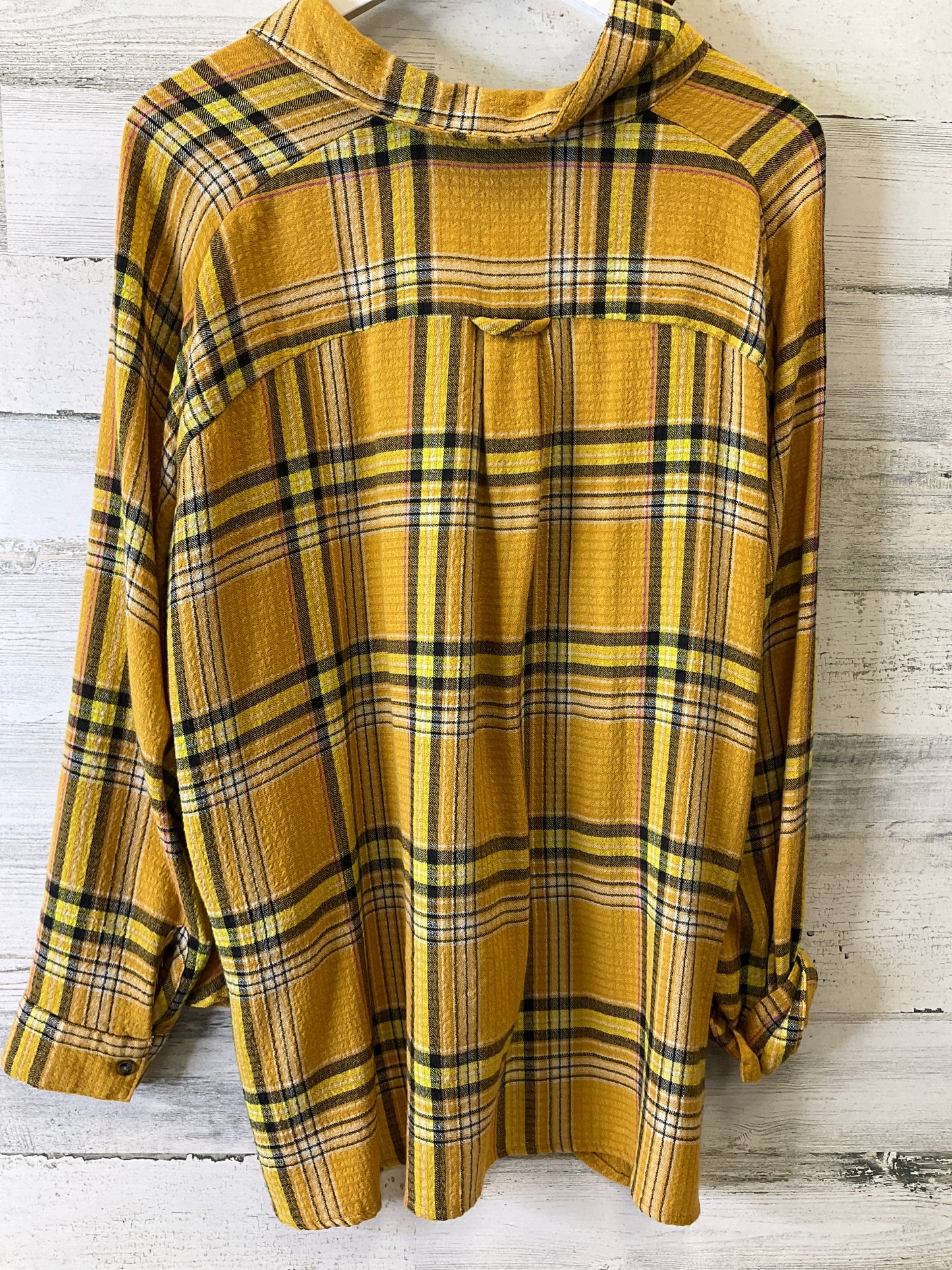 Top Long Sleeve By Bdg In Yellow, Size: Xs