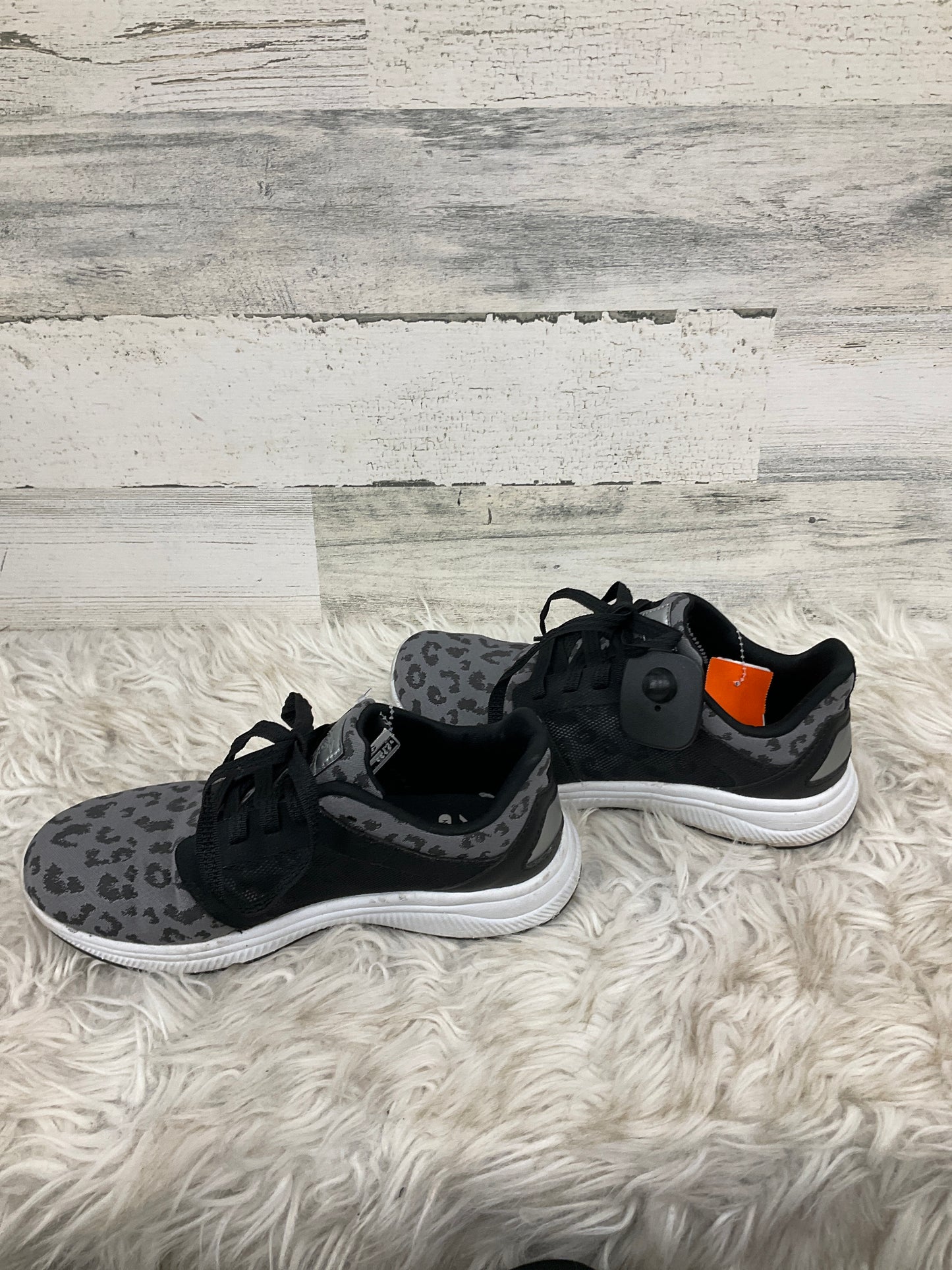 Shoes Athletic By Avia Size: 6