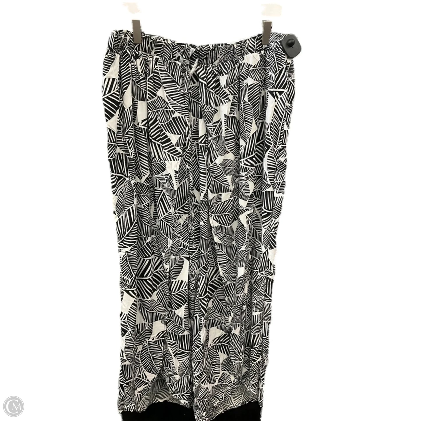 Swimwear Cover-up By Cacique In Black & White, Size: 26