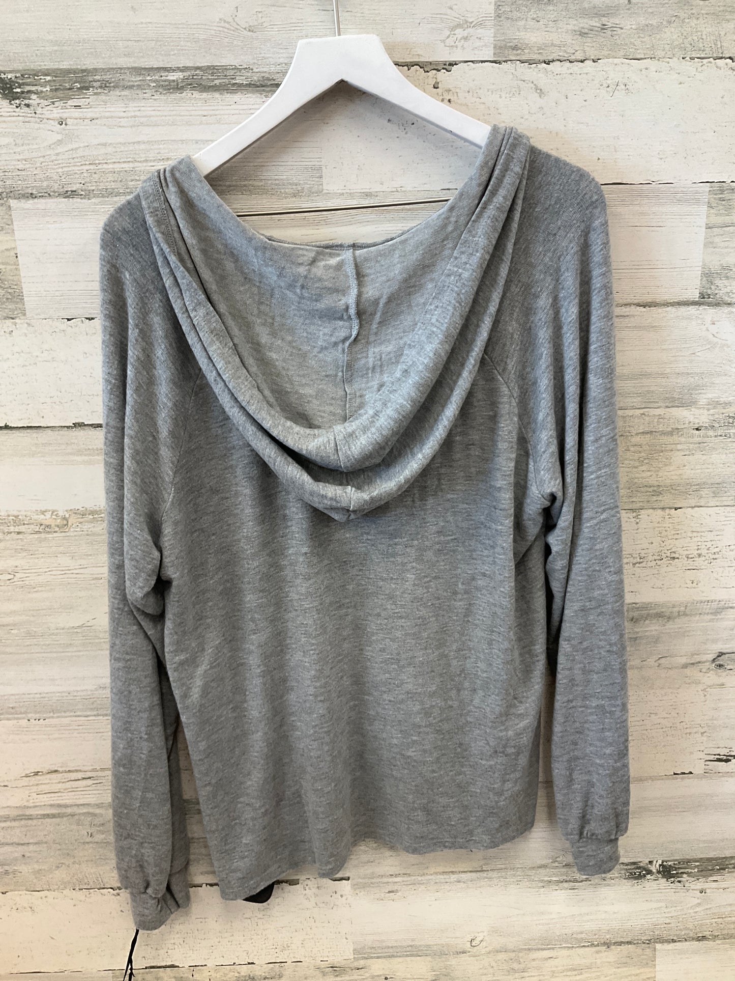 Top Long Sleeve By Clothes Mentor In Grey, Size: M