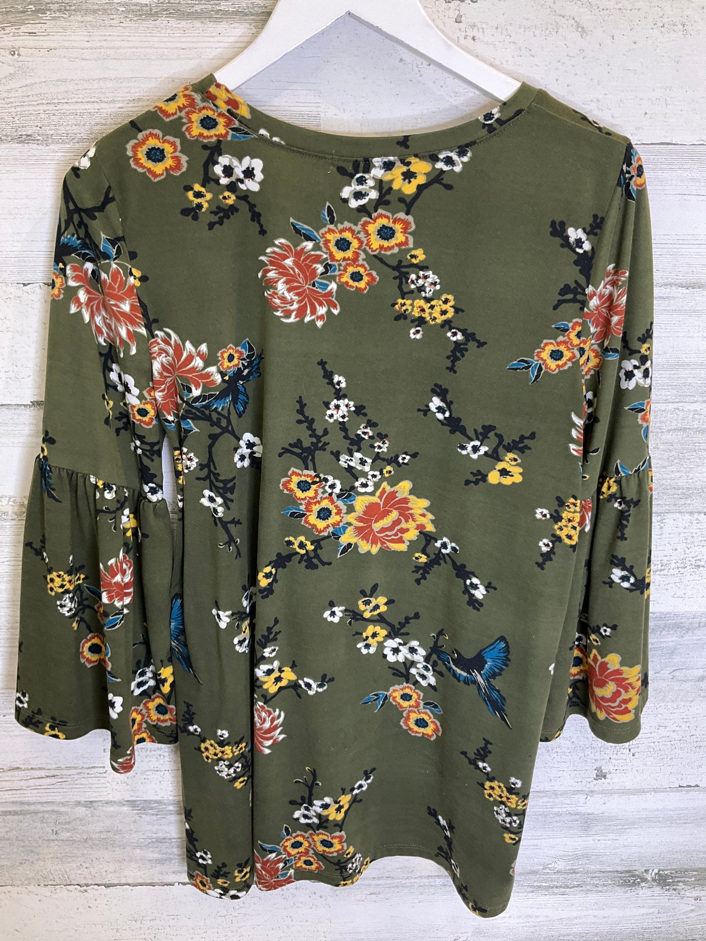 Green Top 3/4 Sleeve Falls Creek, Size M