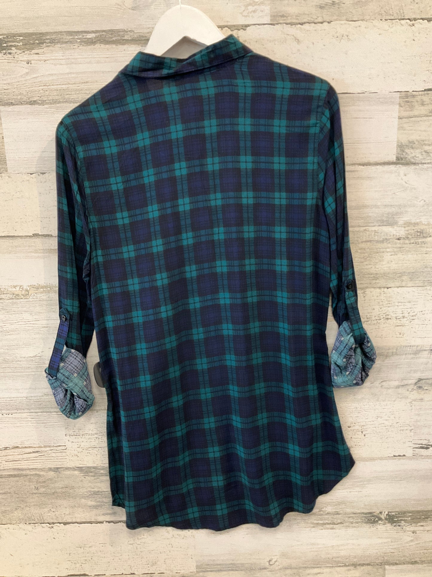 Top Long Sleeve By Clothes Mentor In Blue & Green, Size: M