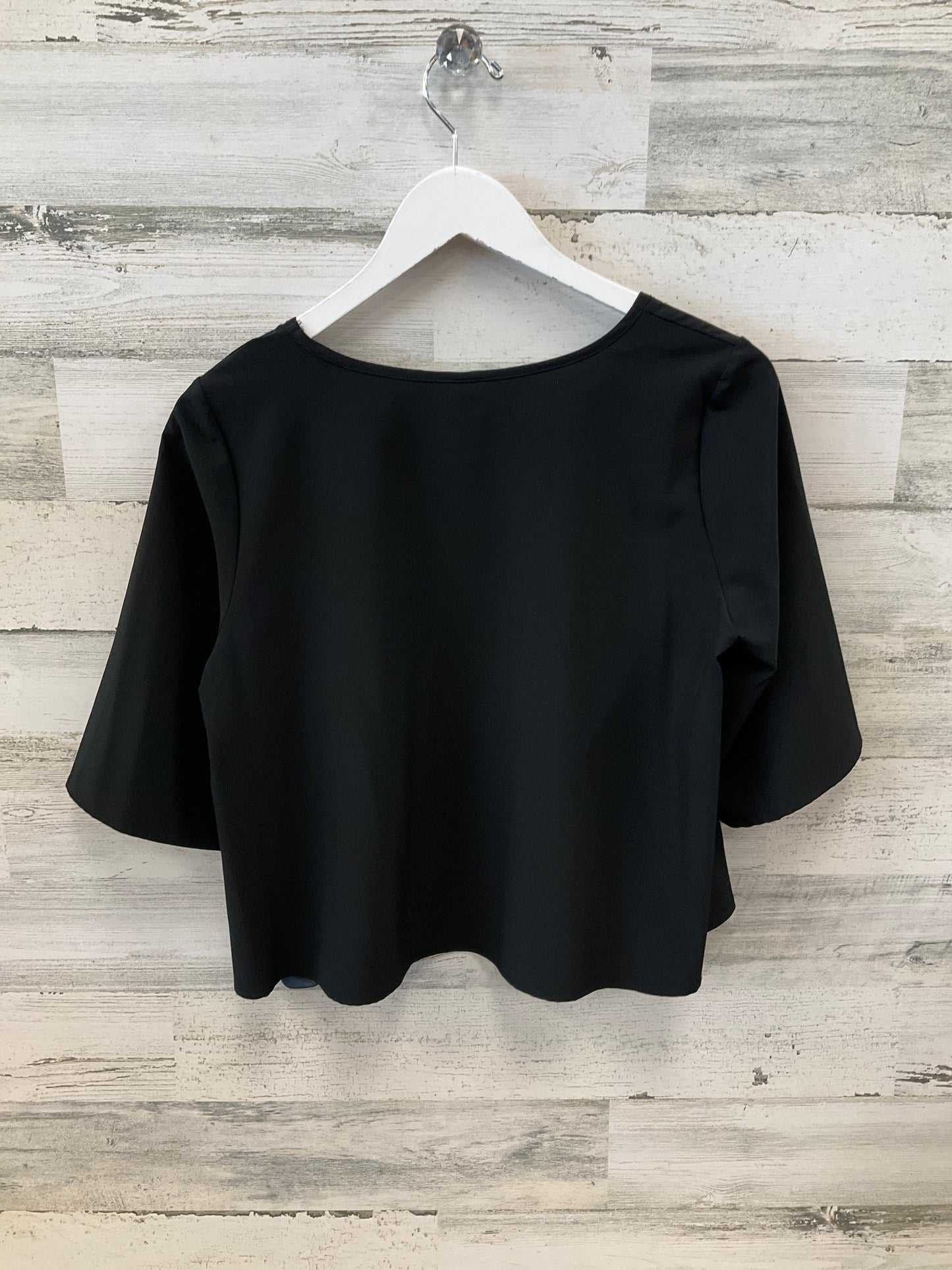 Top Short Sleeve By Clothes Mentor In Black, Size: M