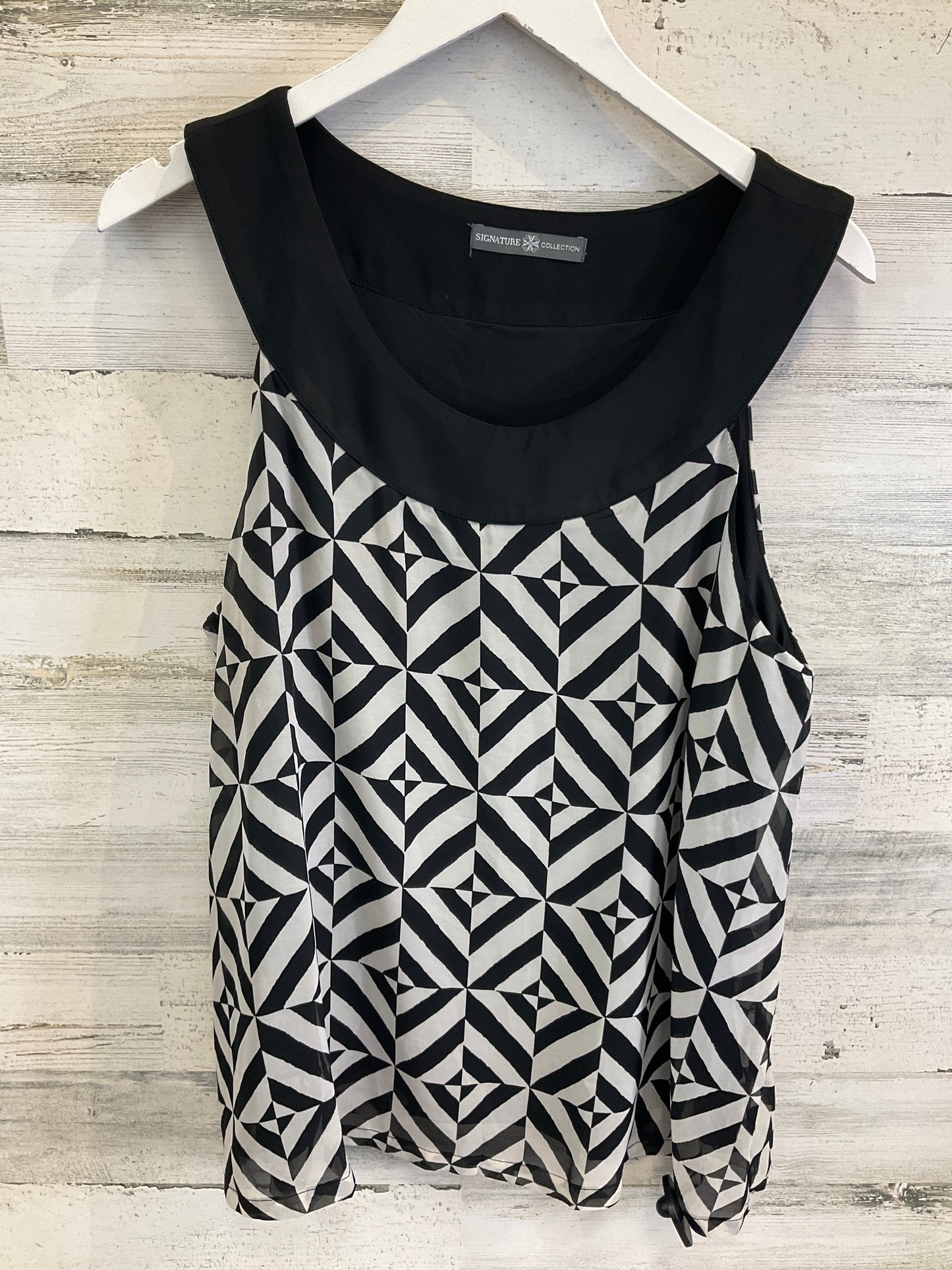 Top Sleeveless By Signature Collection In Black, Size: Xl