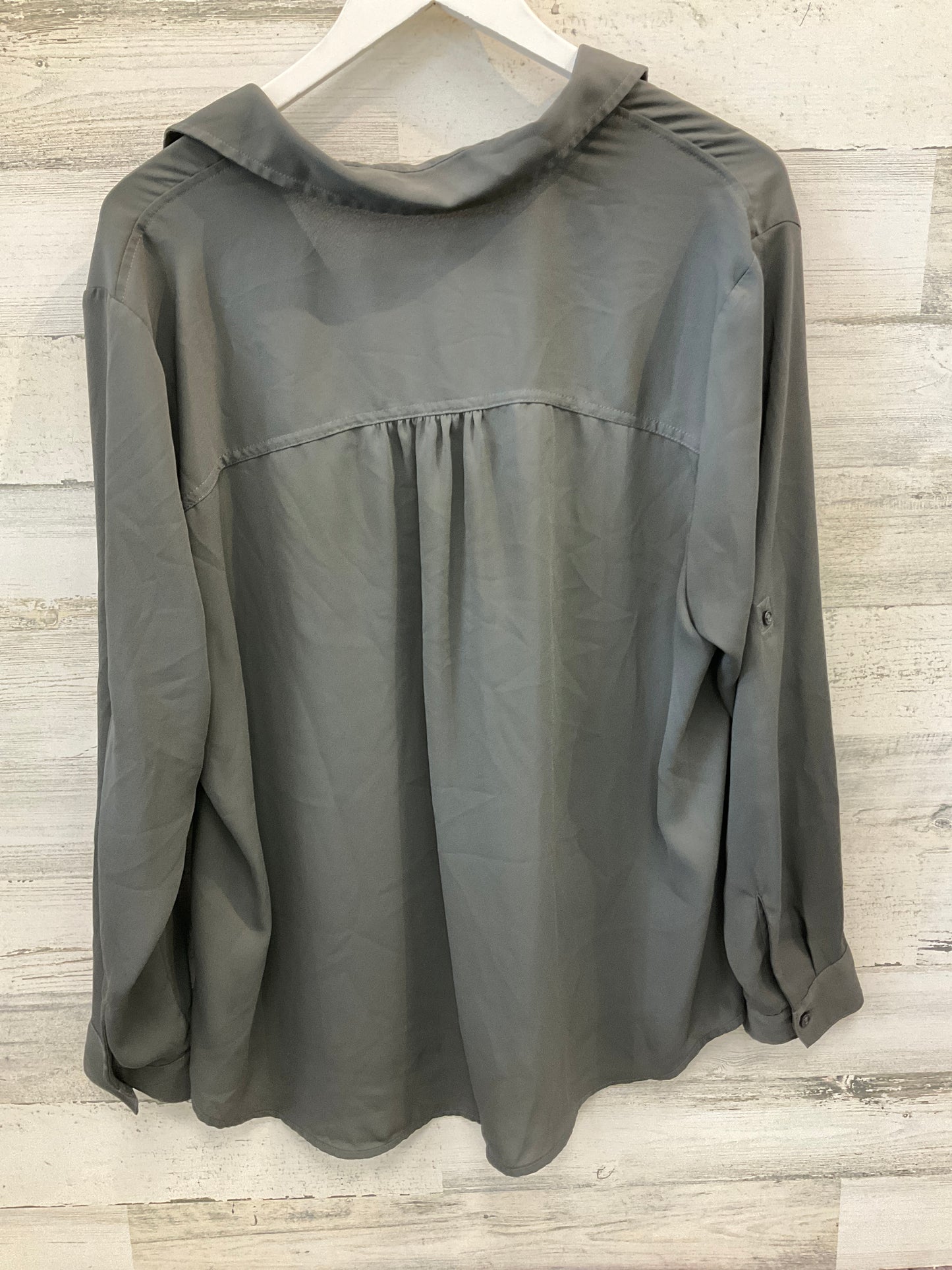 Top Long Sleeve By Maurices In Grey, Size: 1x