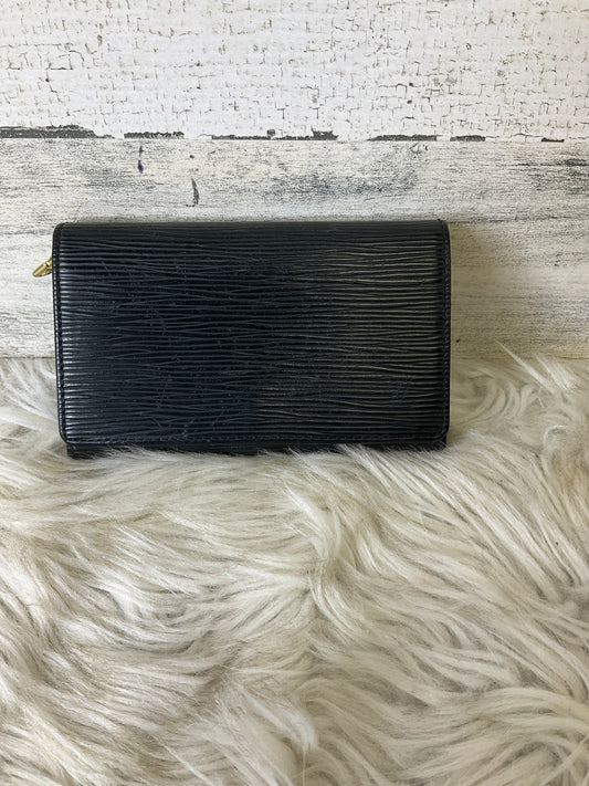 Wallet Luxury Designer By Louis Vuitton, Size: Medium