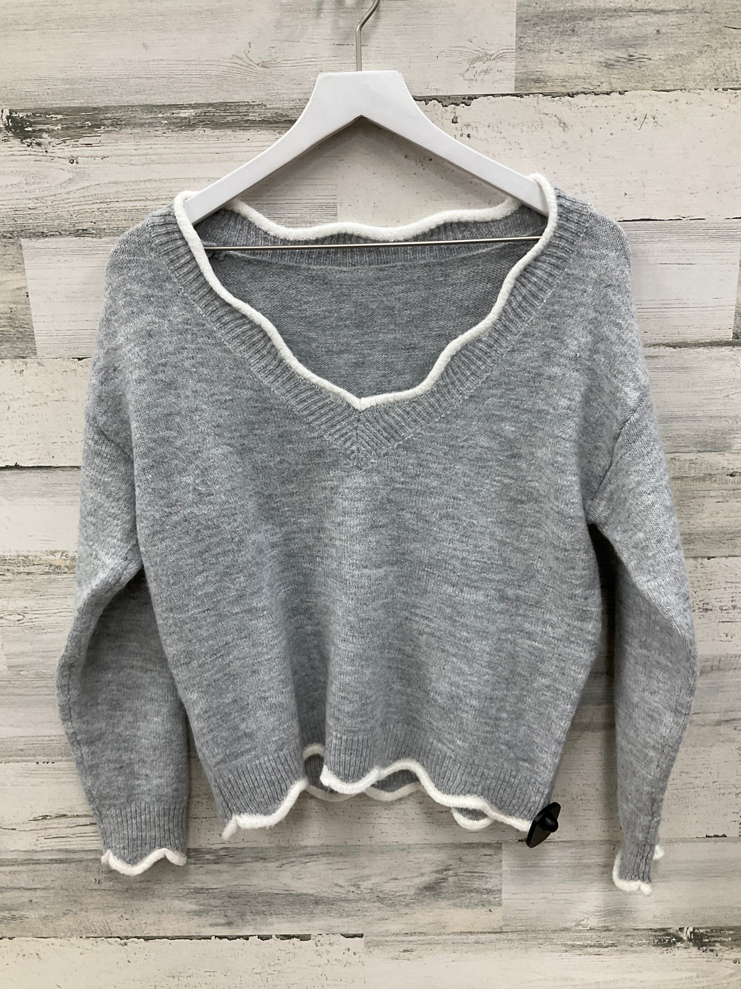 Sweater By Clothes Mentor In Grey & White, Size: S