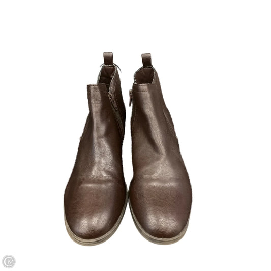 Boots Ankle Flats By Clothes Mentor In Brown, Size: 9.5