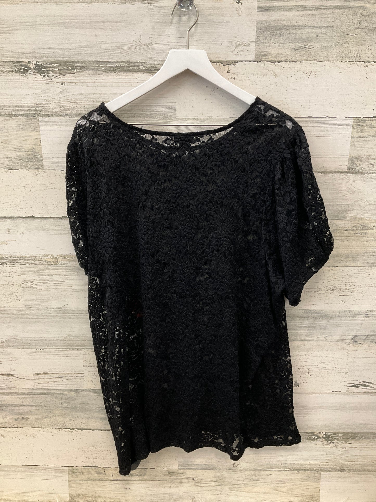 Top Short Sleeve By Torrid In Black, Size: 4x