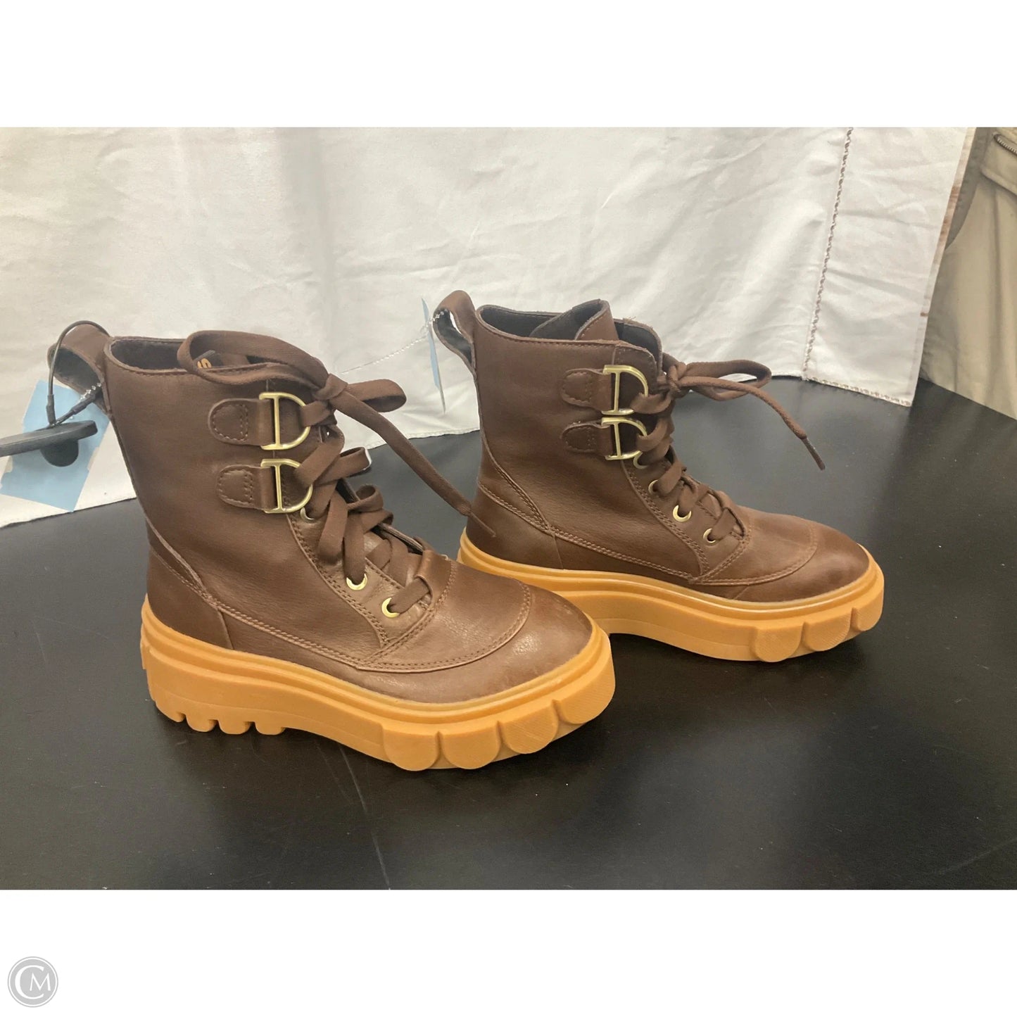 Boots Ankle Flats By Sorel In Brown, Size: 6