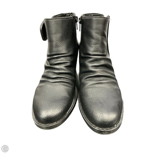 Boots Ankle Flats By Bare Traps In Black, Size: 6
