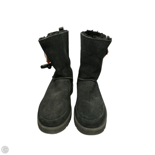 Boots Designer By Ugg In Black, Size: 9
