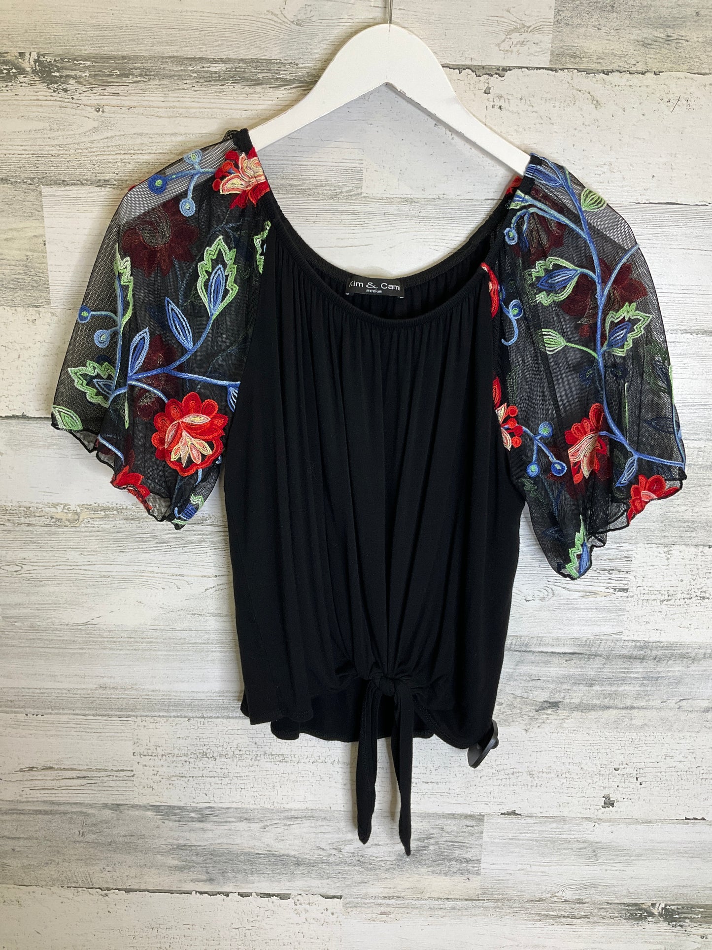 Top Sleeveless By Kim & Cami In Black, Size: M