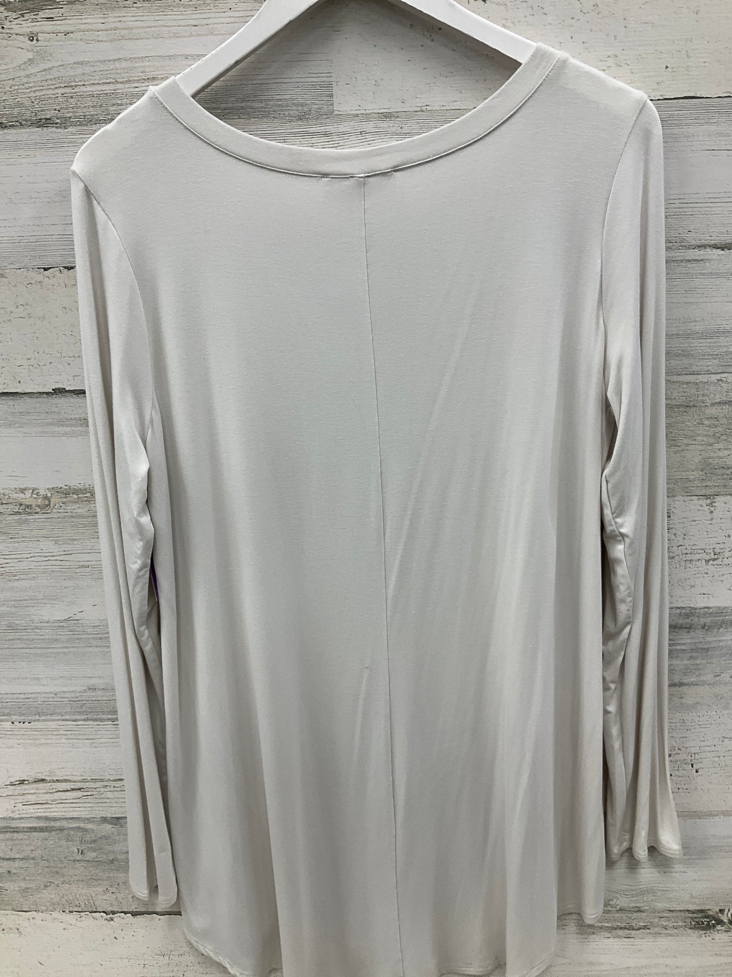 Top Long Sleeve By Zenana Outfitters In Ivory, Size: L