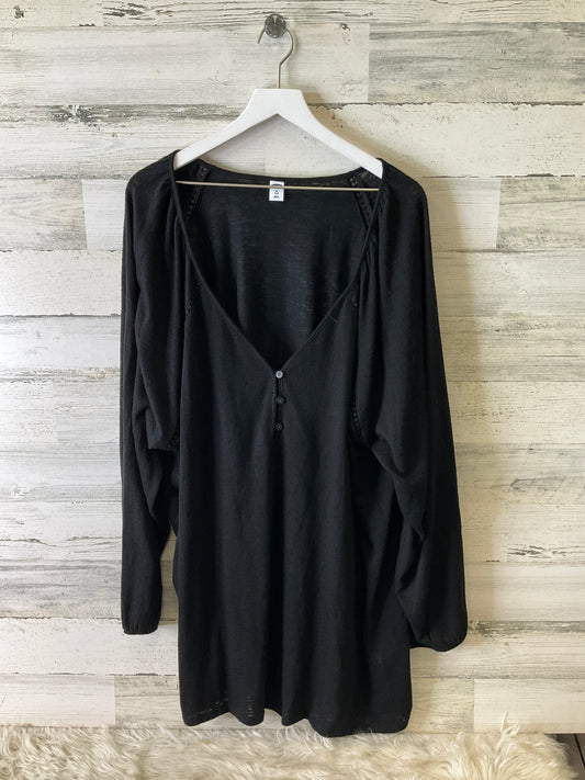 Top Long Sleeve By Old Navy In Black, Size: 4x