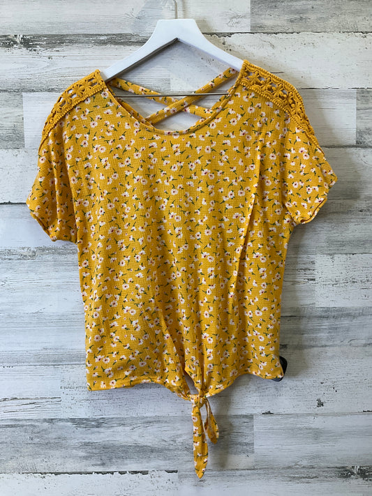 Yellow Top Short Sleeve Iz Byer, Size M