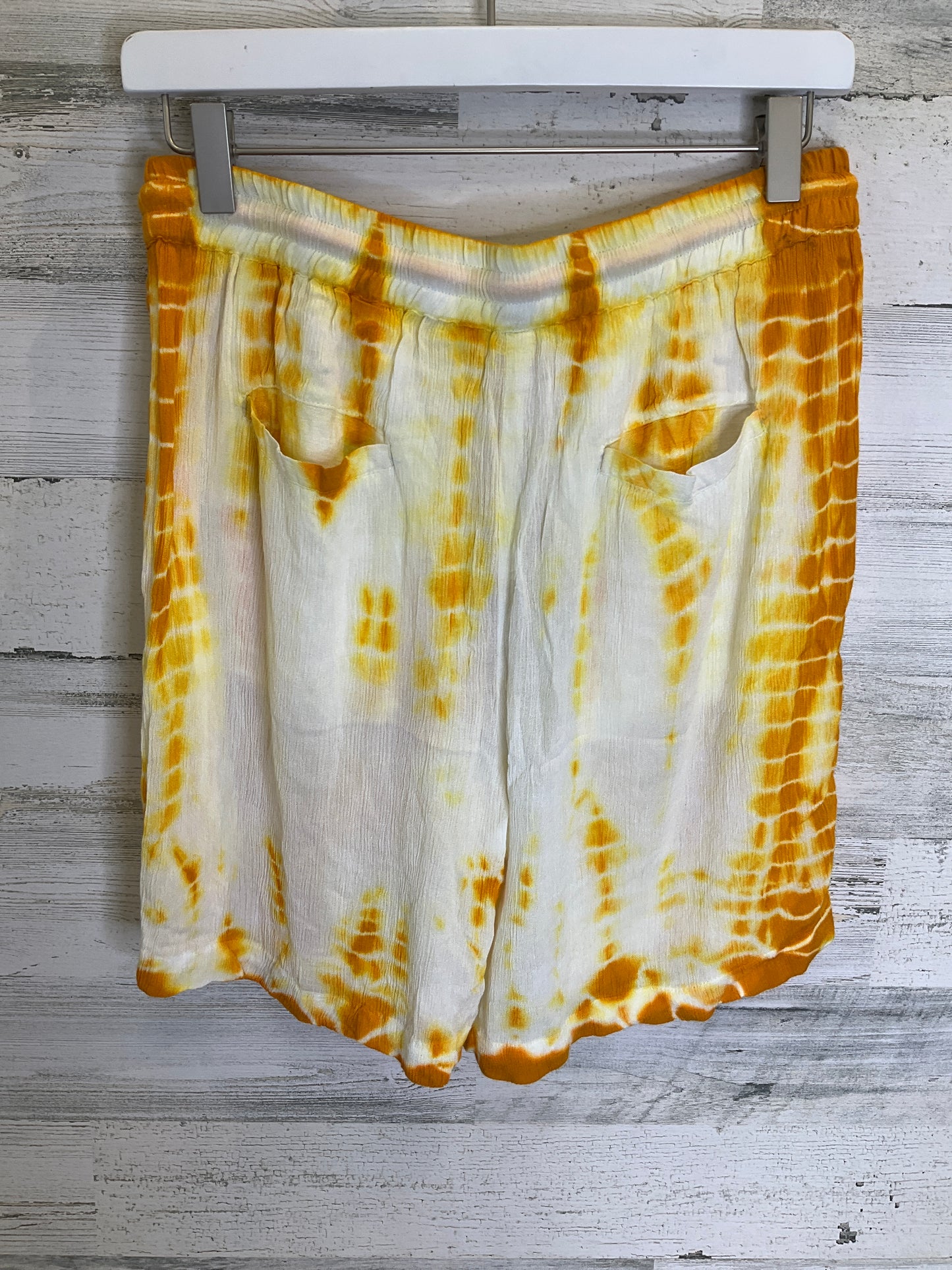 Yellow Shorts Clothes Mentor, Size 6