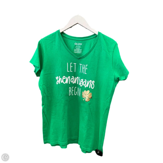 Top Short Sleeve By Gildan In Green, Size: L