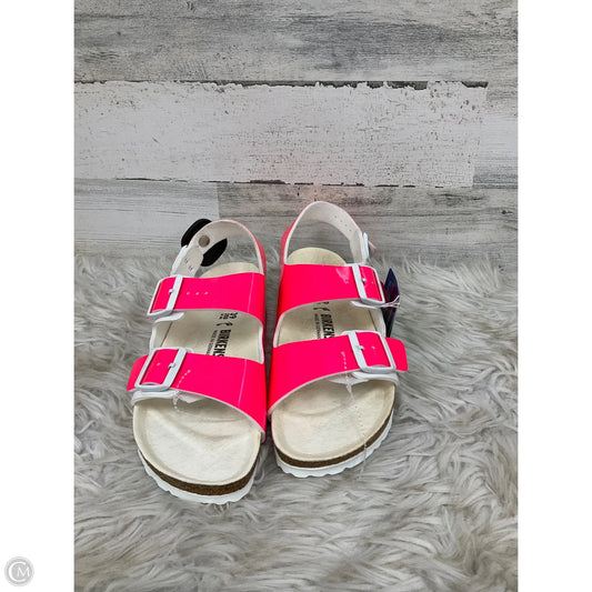 Sandals Flats By Birkenstock In Pink & White, Size: 8.5