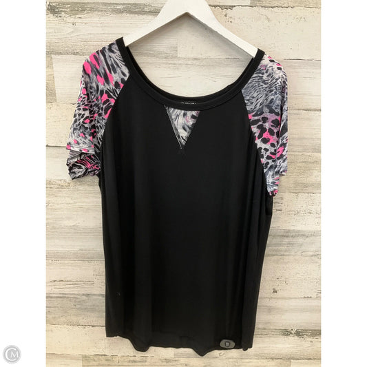 Top Short Sleeve By Heimish Usa In Black, Size: 2x