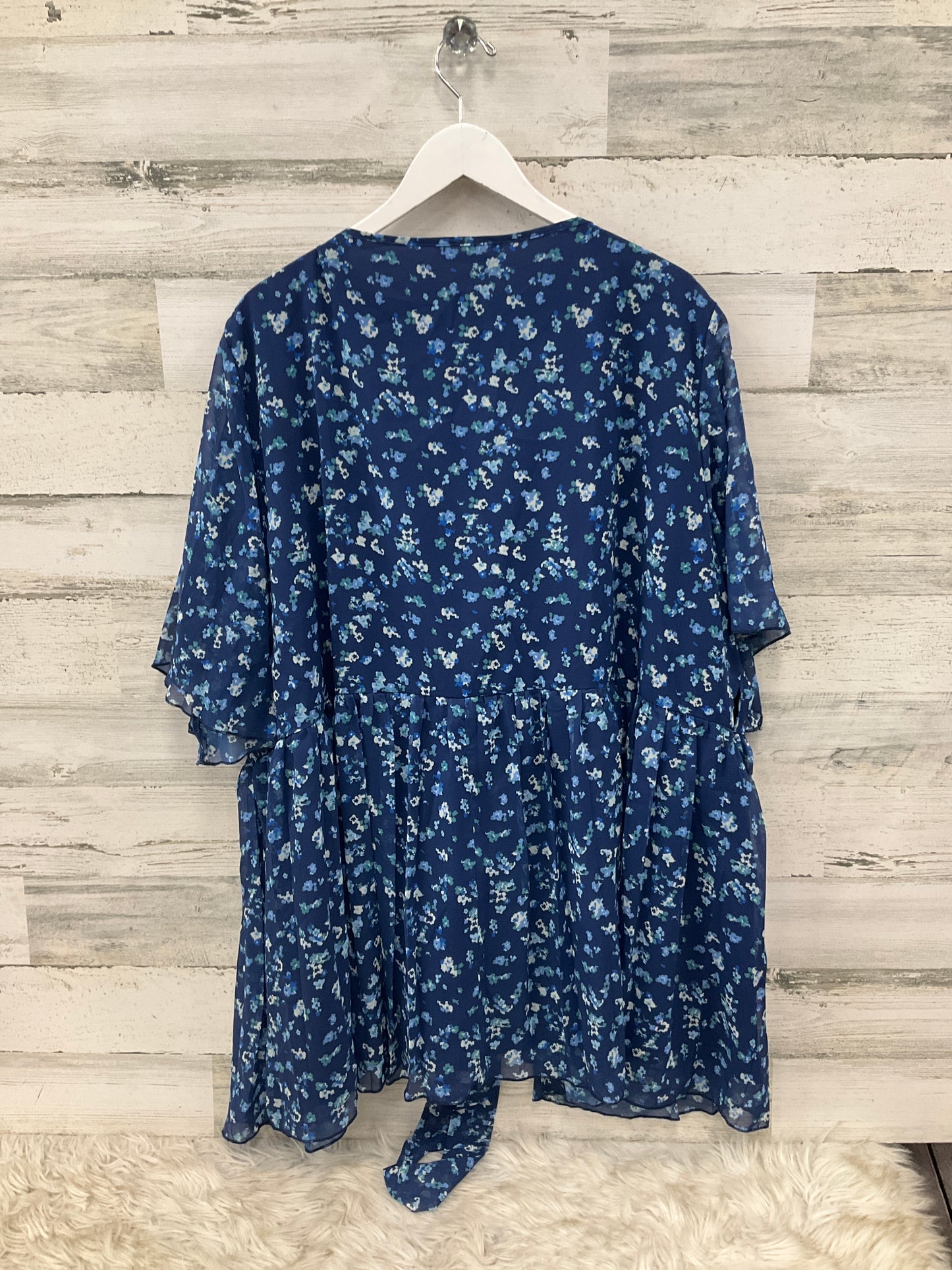 Top Short Sleeve By Clothes Mentor In Floral Print, Size: 4x