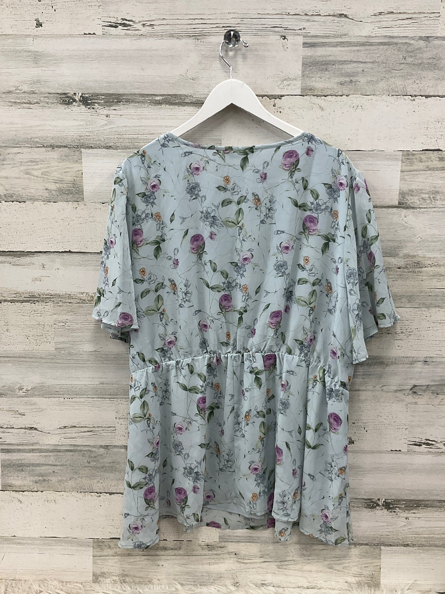 Top Short Sleeve By Clothes Mentor In Floral Print, Size: 4x