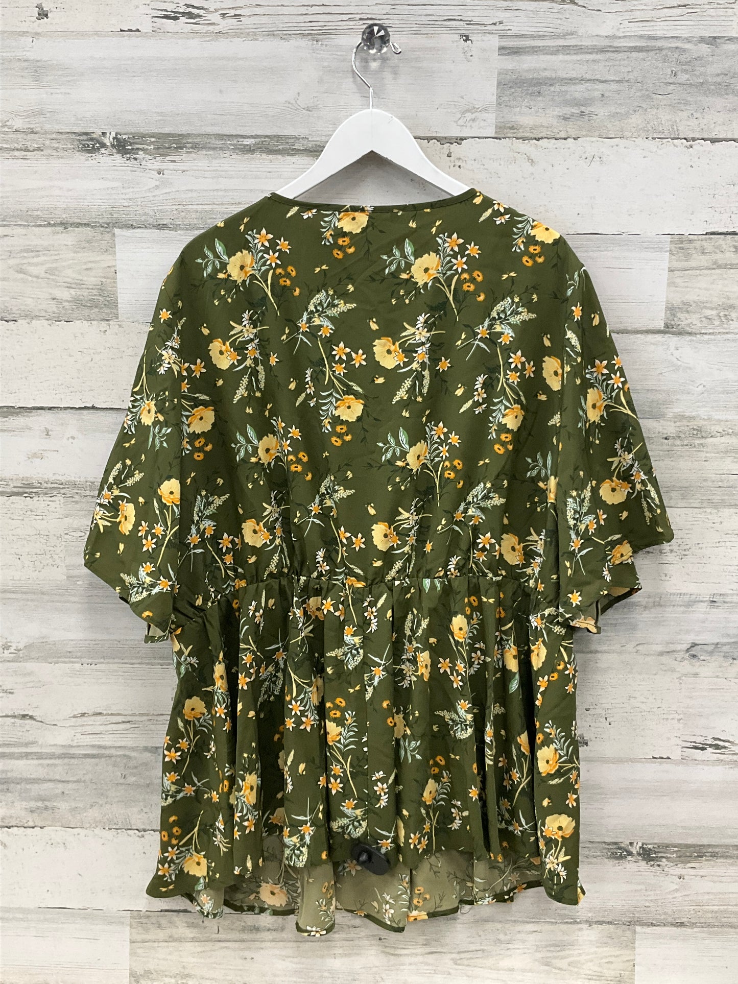 Top Short Sleeve By Clothes Mentor In Green, Size: 4x