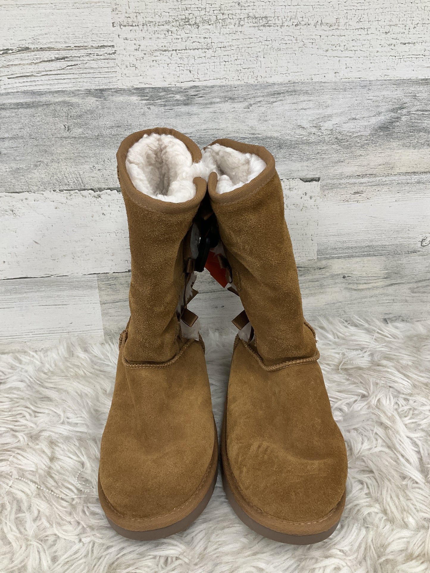 Boots Snow By Koolaburra By Ugg  Size: 6.5