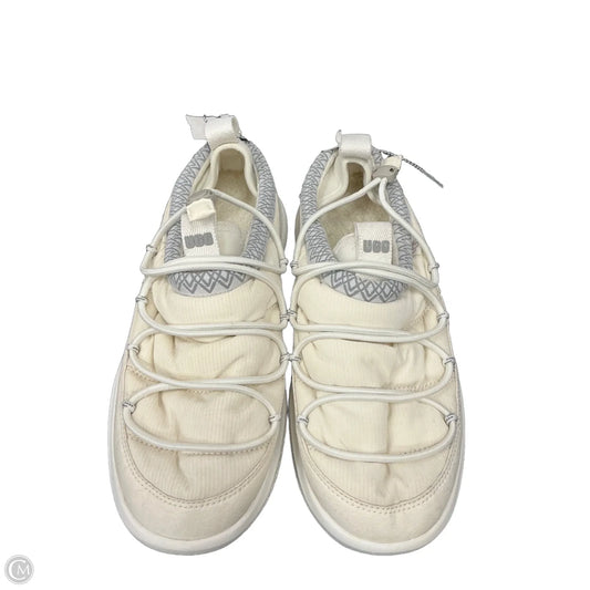 Shoes Designer By Ugg In White, Size: 9