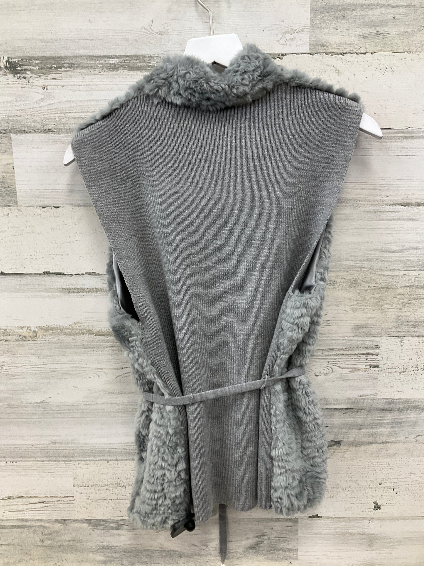 Vest Faux Fur & Sherpa By White House Black Market In Grey, Size: L