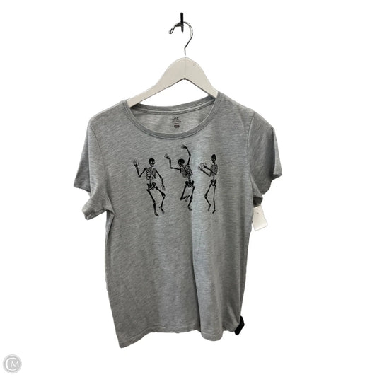 Top Short Sleeve Basic By Clothes Mentor In Grey, Size: M
