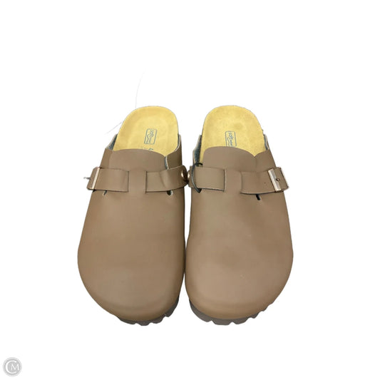 Shoes Flats By Birkenstock In Brown, Size: 10