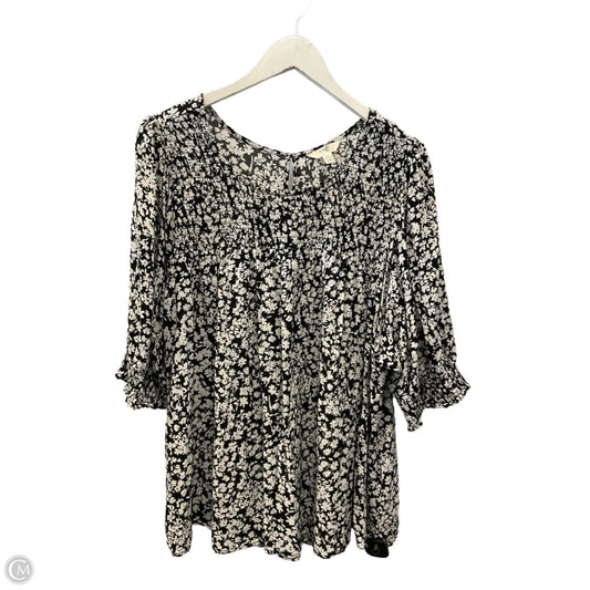 Top Short Sleeve By Terra & Sky In Black & White, Size: 3x