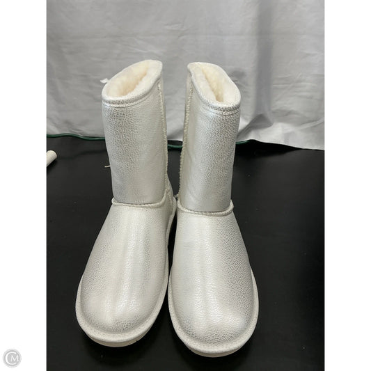 Boots Snow By Bearpaw In Silver, Size: 9