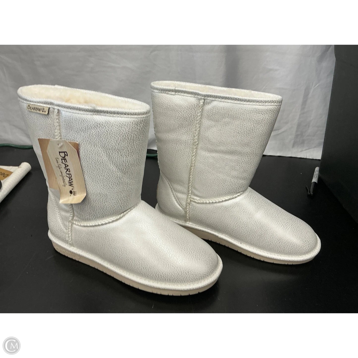 Boots Snow By Bearpaw In Silver, Size: 9