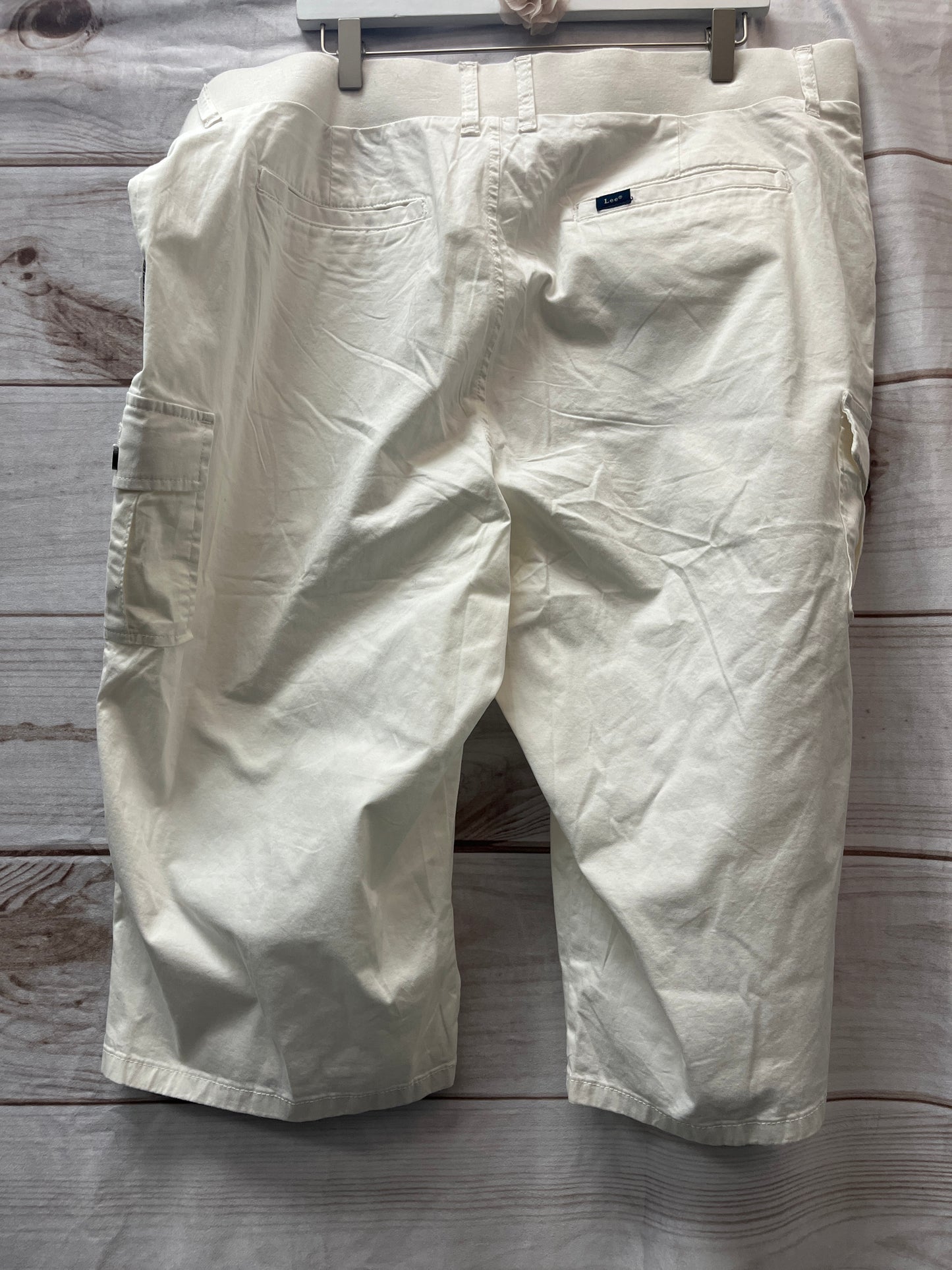 Capris By Lee In White, Size: 20