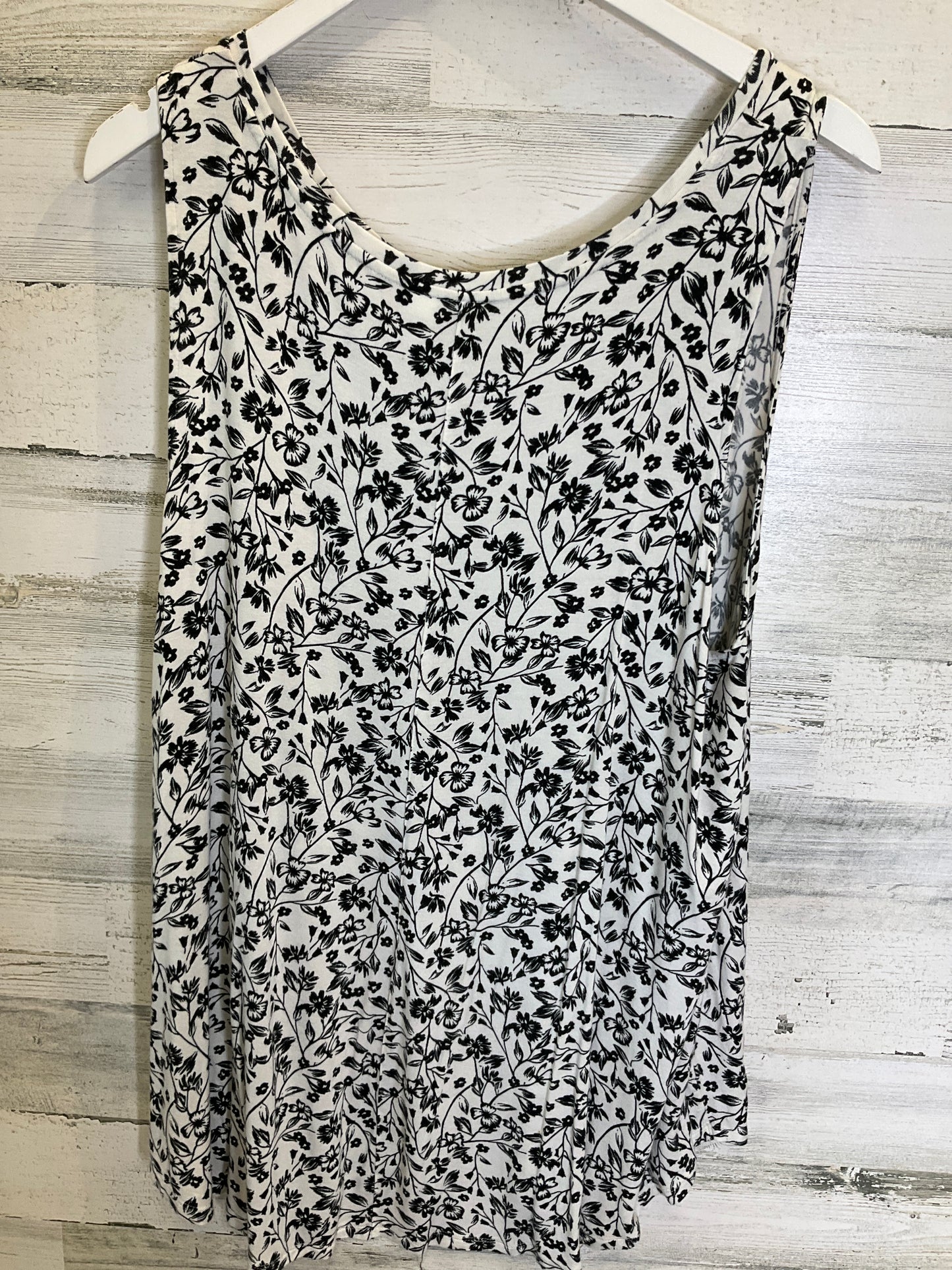 Black & White Tank Top Old Navy, Size Xxl