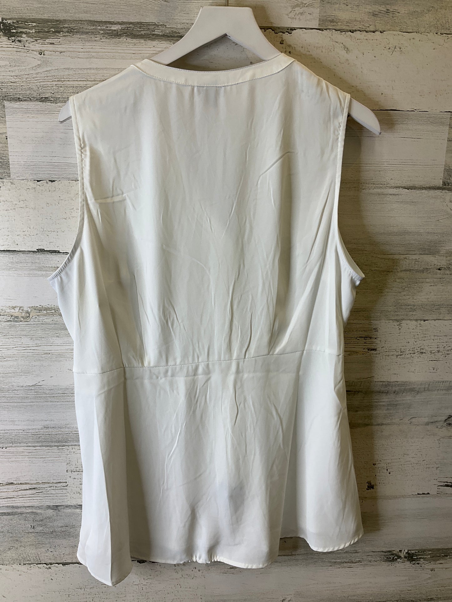 White Blouse Sleeveless Torrid, Size Xl