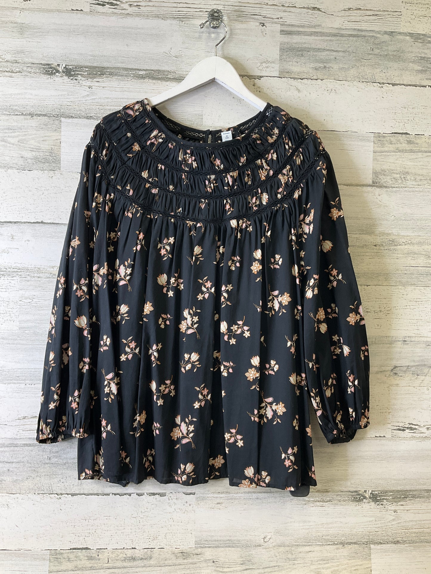 Top Long Sleeve By Old Navy In Black & Cream, Size: 3x