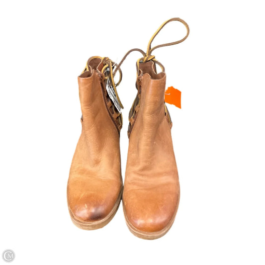 Boots Ankle Flats By Korks In Tan, Size: 6