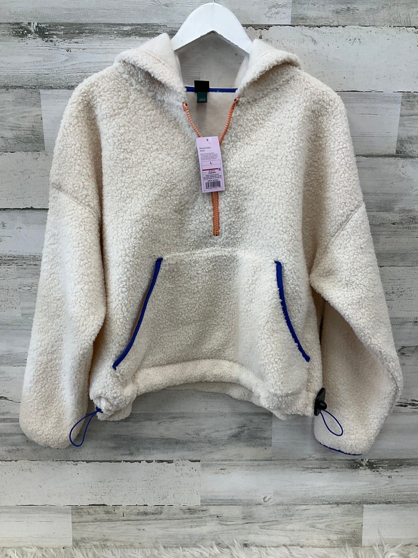 Sweatshirt Hoodie By Wild Fable In Cream, Size: L