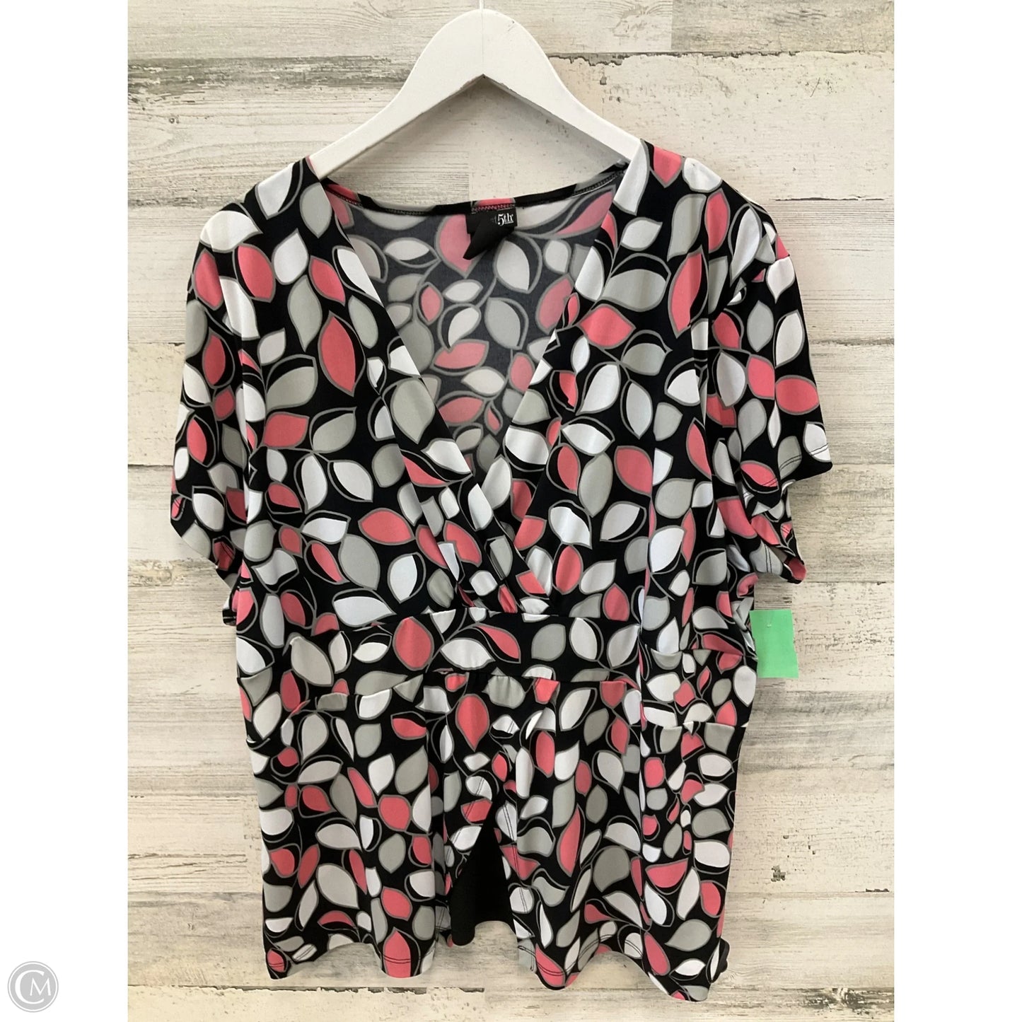 Blouse Short Sleeve By East 5th In Black & Pink, Size: 2x